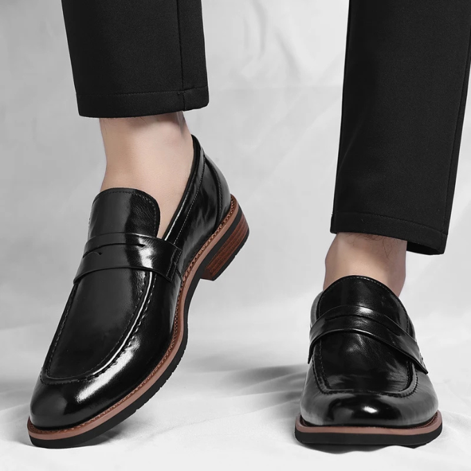 The Classic Metro Leather Shoes